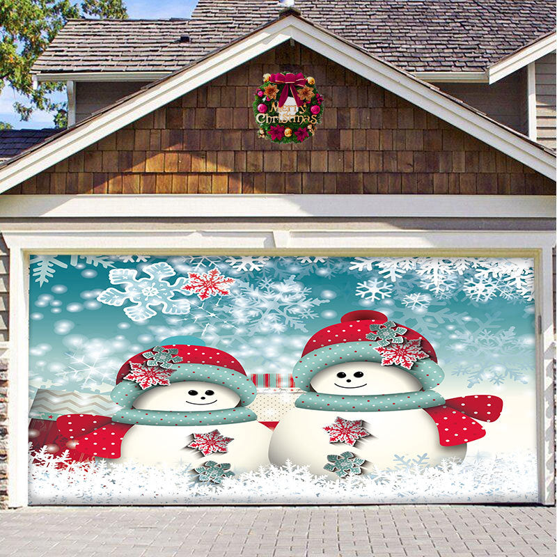 Ornamento della porta del garage con neve