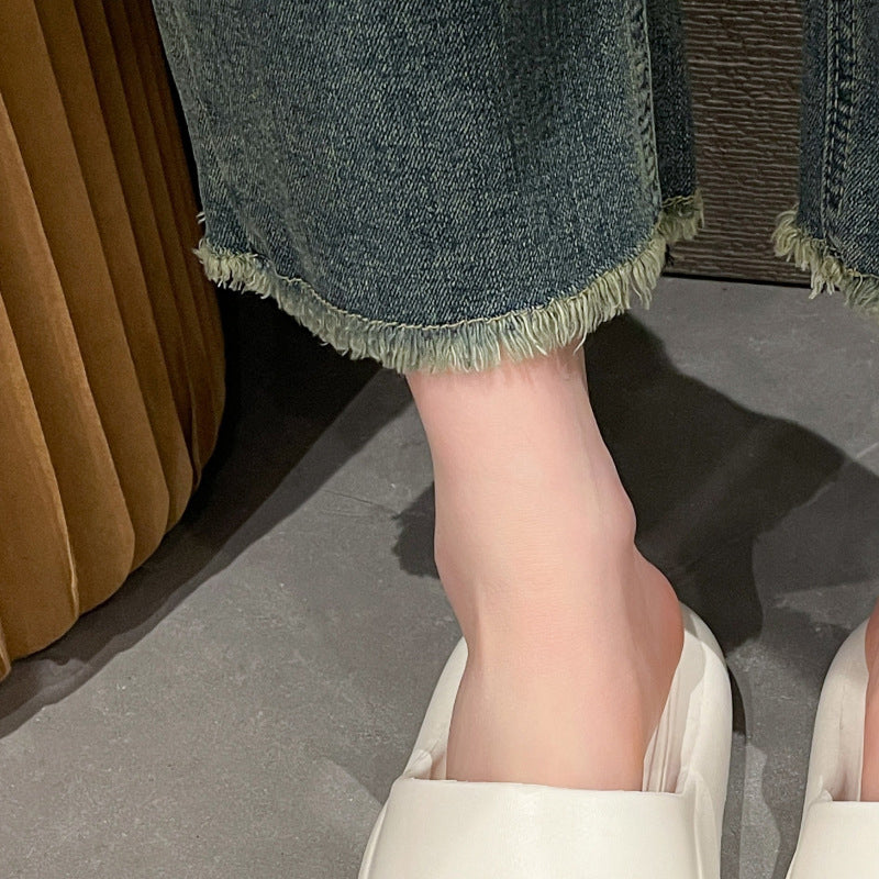 Pantofole con la sensazione di merda dalla suola spessa