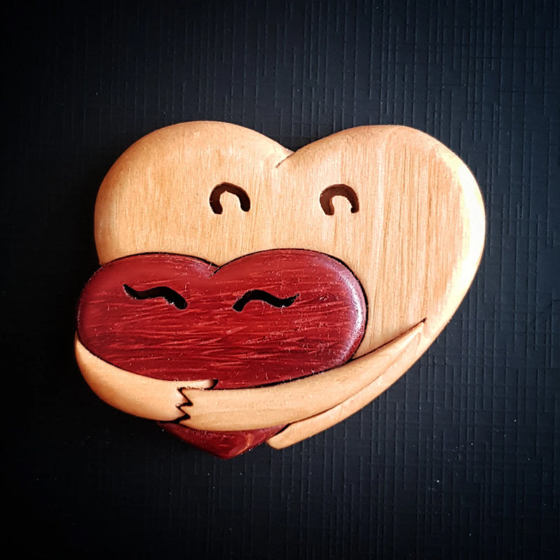 Bottone in legno con cuori e magneti