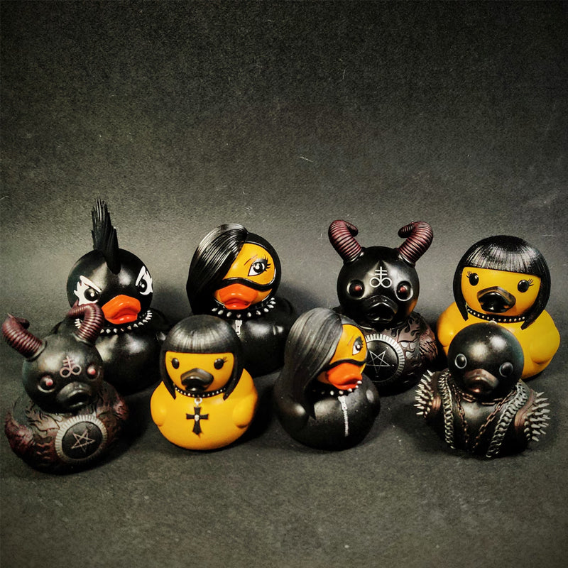 Ornamento di anatra punk satanico