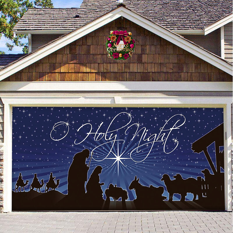 Ornamento della porta del garage con neve