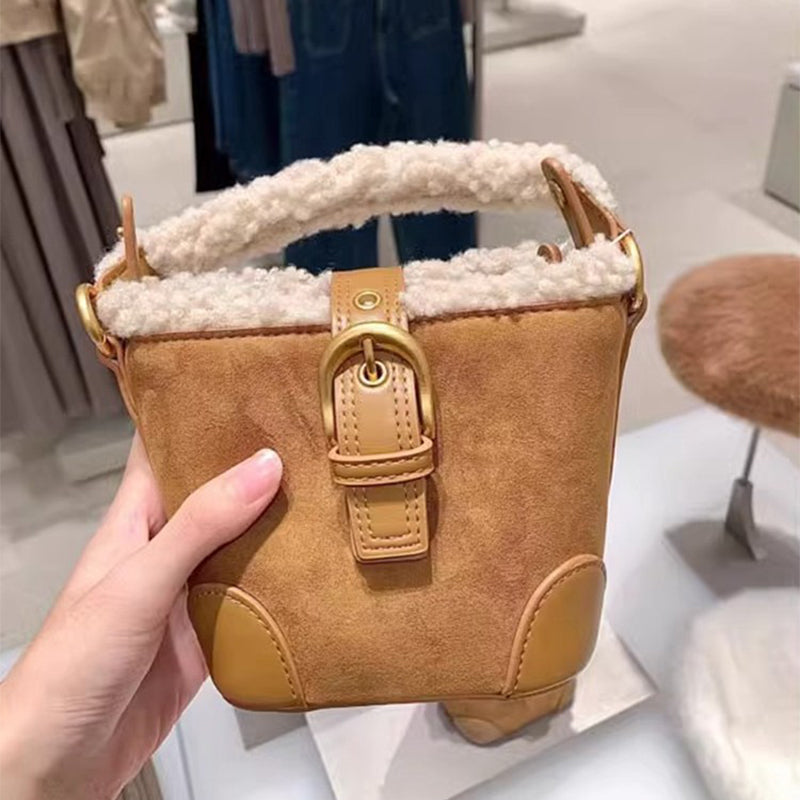 BORSA A TRACOLLA IN PELLICCIA