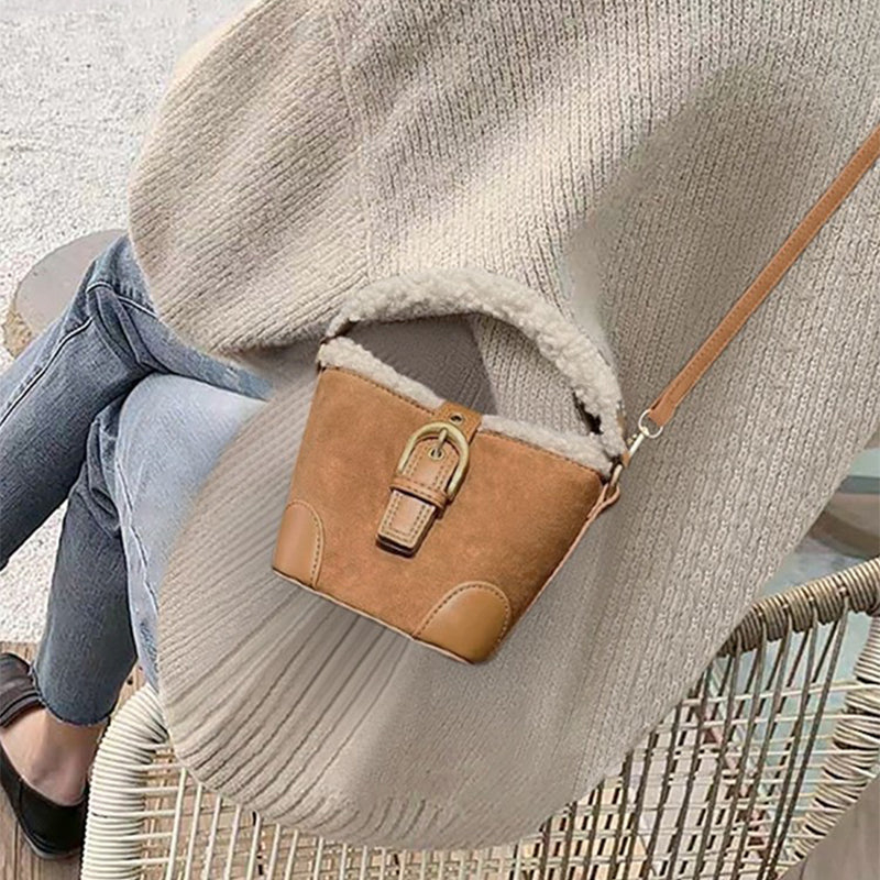 BORSA A TRACOLLA IN PELLICCIA