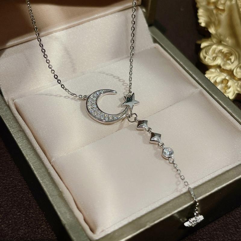 Collana con stella lunare in argento sterling