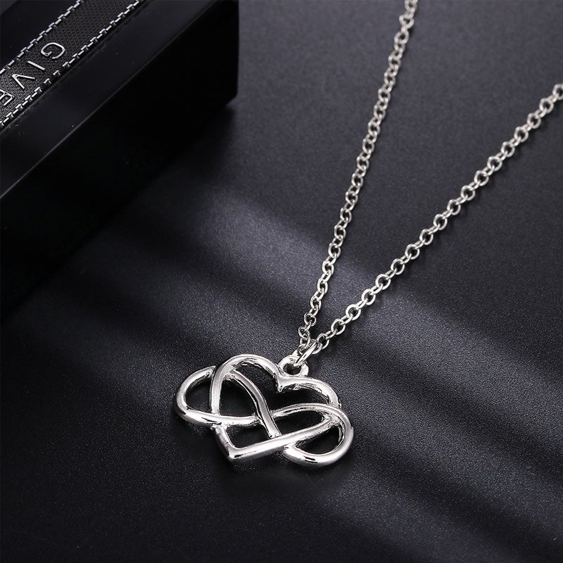 Collana della migliore amica della sorella non organica con fiocco d'amore