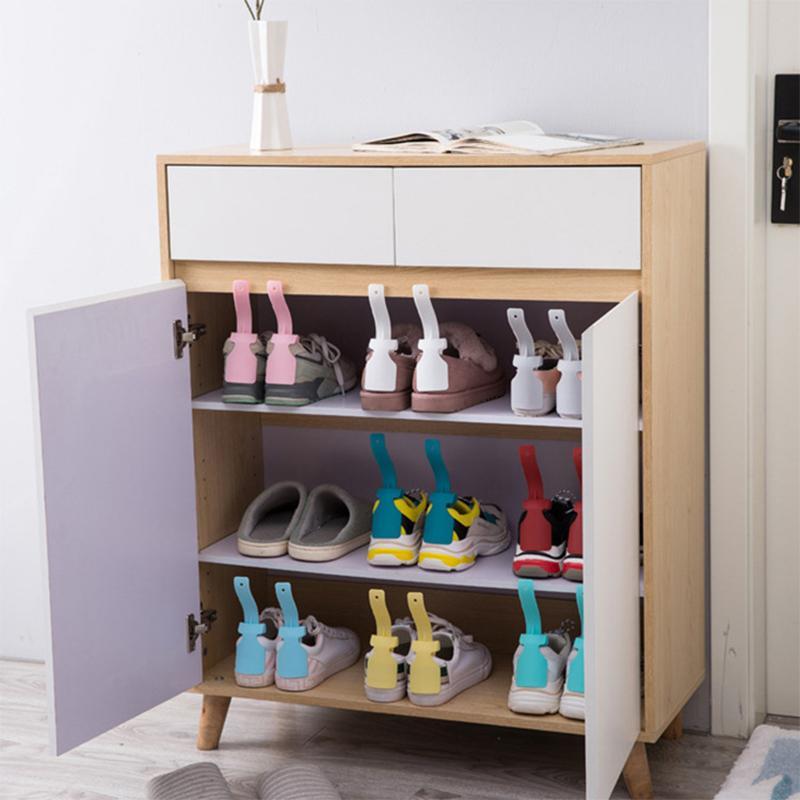 Aiuta a Indossare le Scarpe Magico