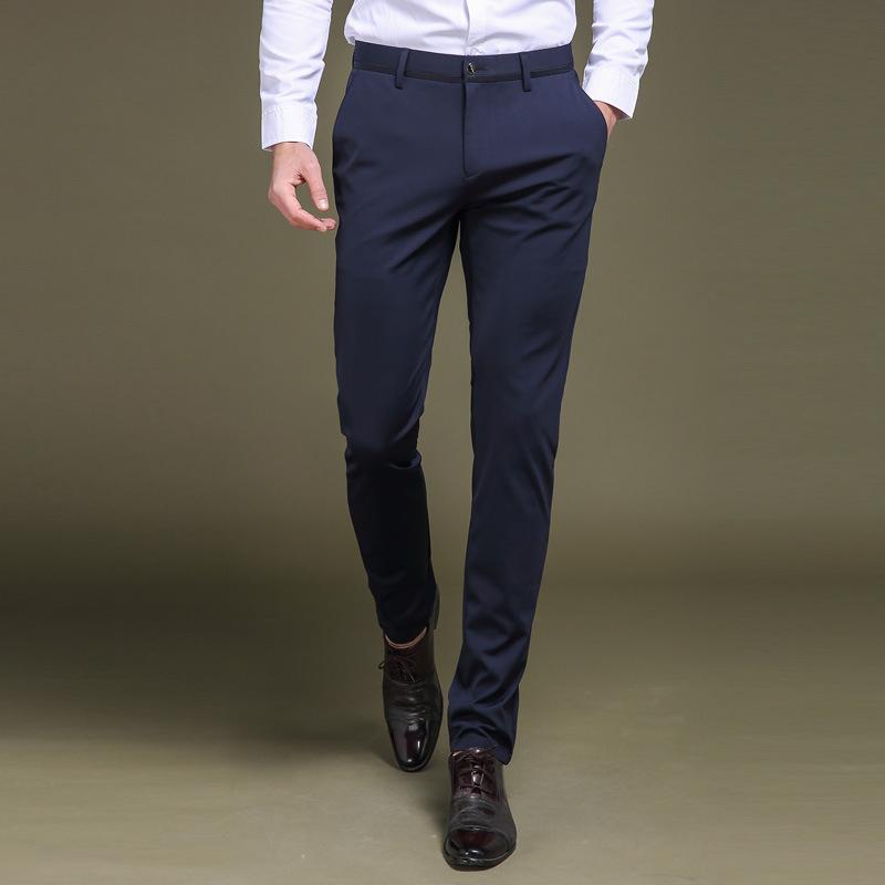 Pantaloni da uomo classici con un'elevata percentuale di elasticità