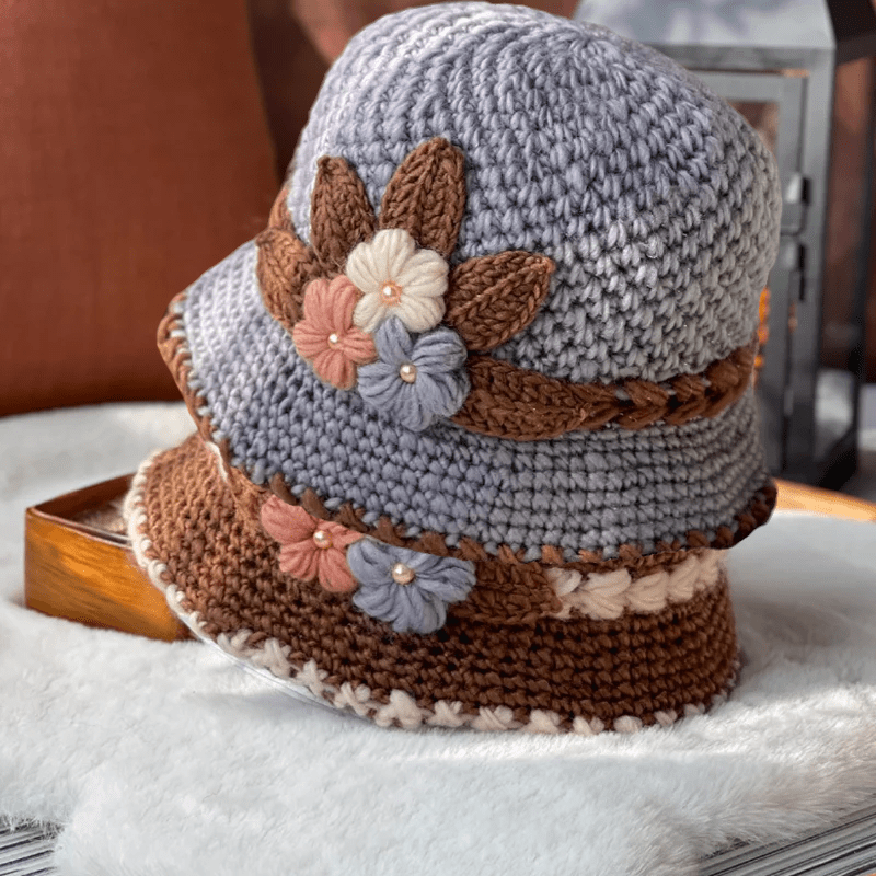 Cappello di lana lavorato a maglia con fiori da donna addensati francesi