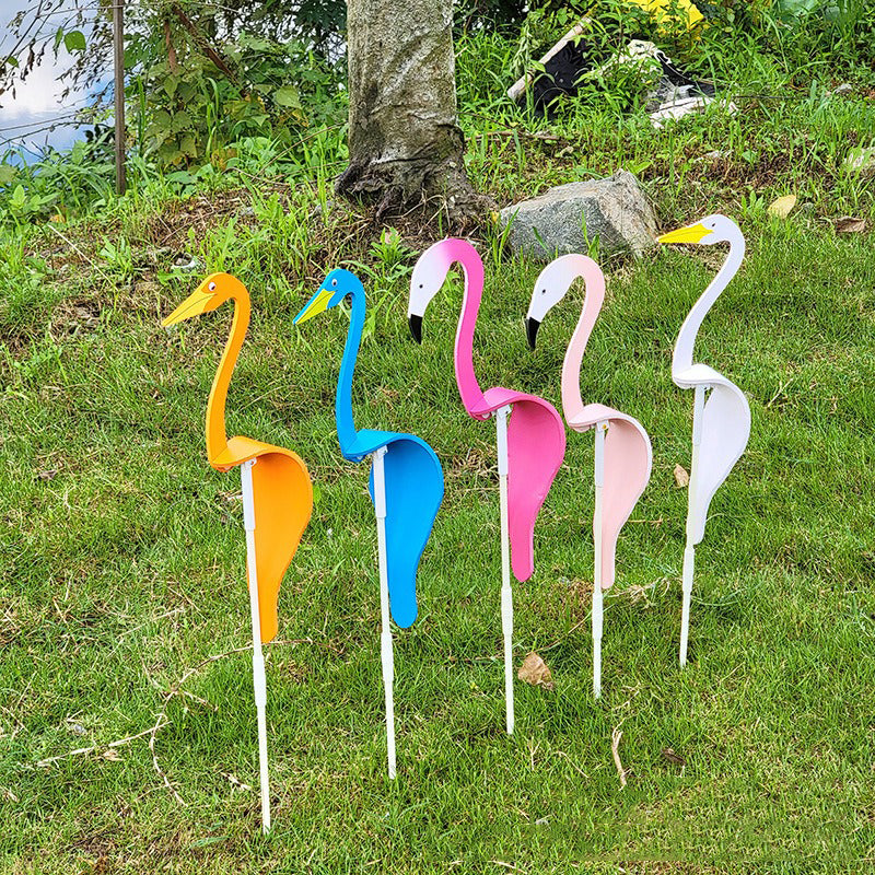 Decorazione da giardino con uccelli vorticosi