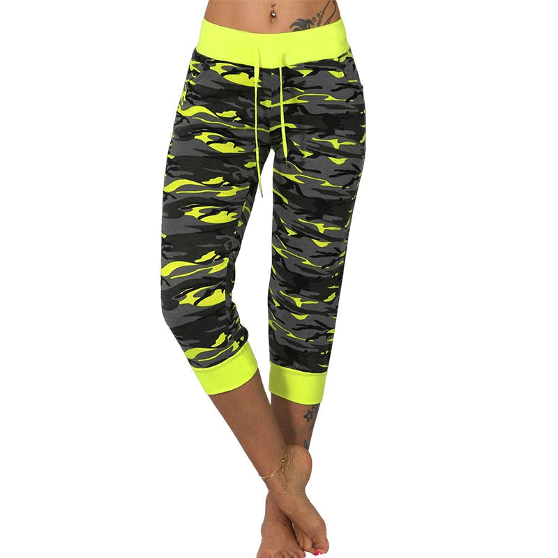 Pantaloni Capris con Coulisse e Stampa Mimetica