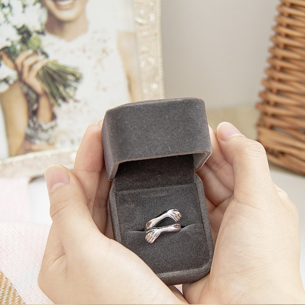 Anello di abbraccio di coppia