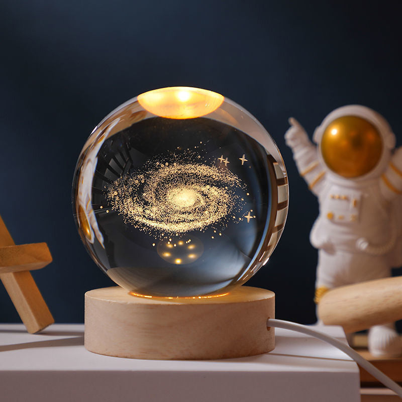 Luce notturna incandescente della sfera di cristallo